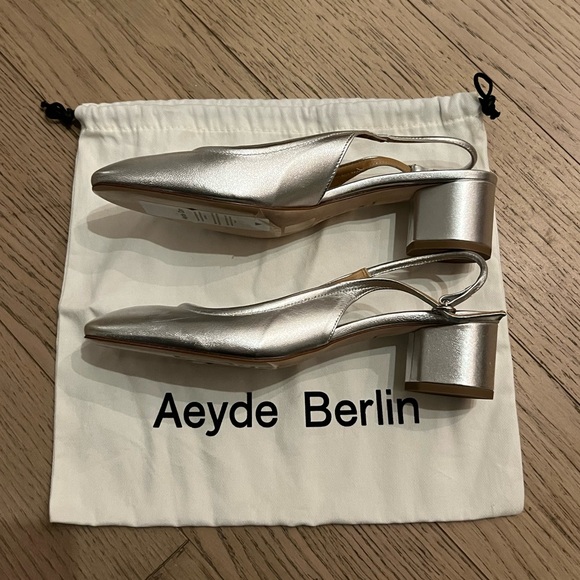 Aeyde Romy Silver Leather Slingback Pumps NEW Size 9 / EUR39 - Picture 2 of 4